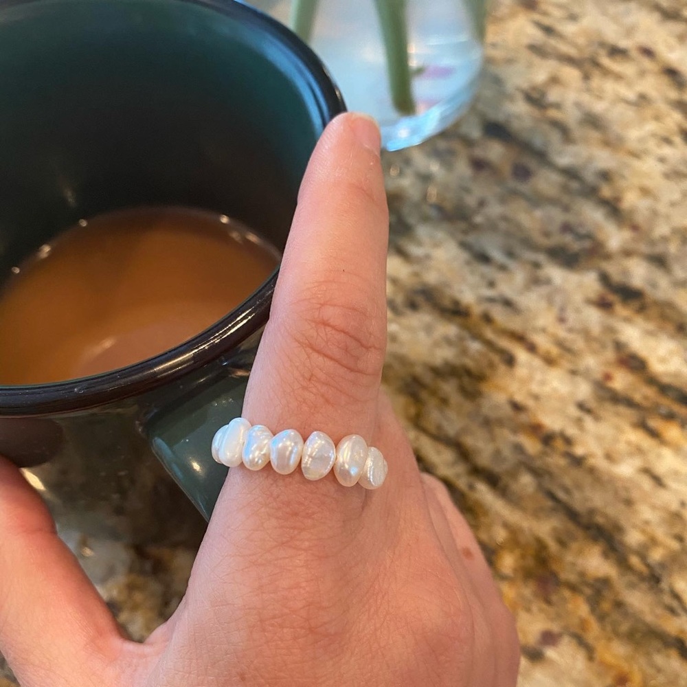 Pearly ring - Picture 2 of 3